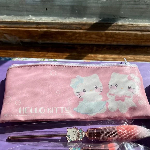 Hello Kitty Bundle - Picture 4 of 10